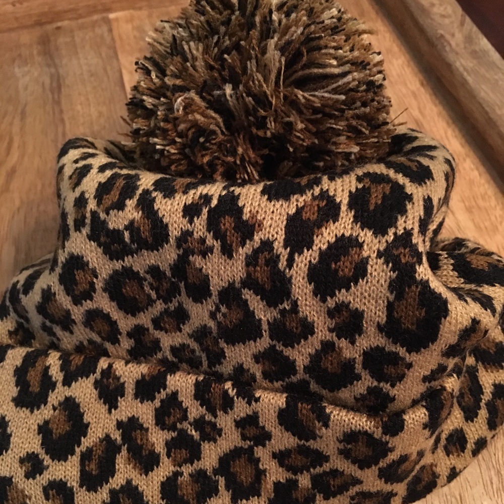 Leopard Knit Beanie Hat, Tan/Black/Camel, NWT, OS - Picture 5 of 6